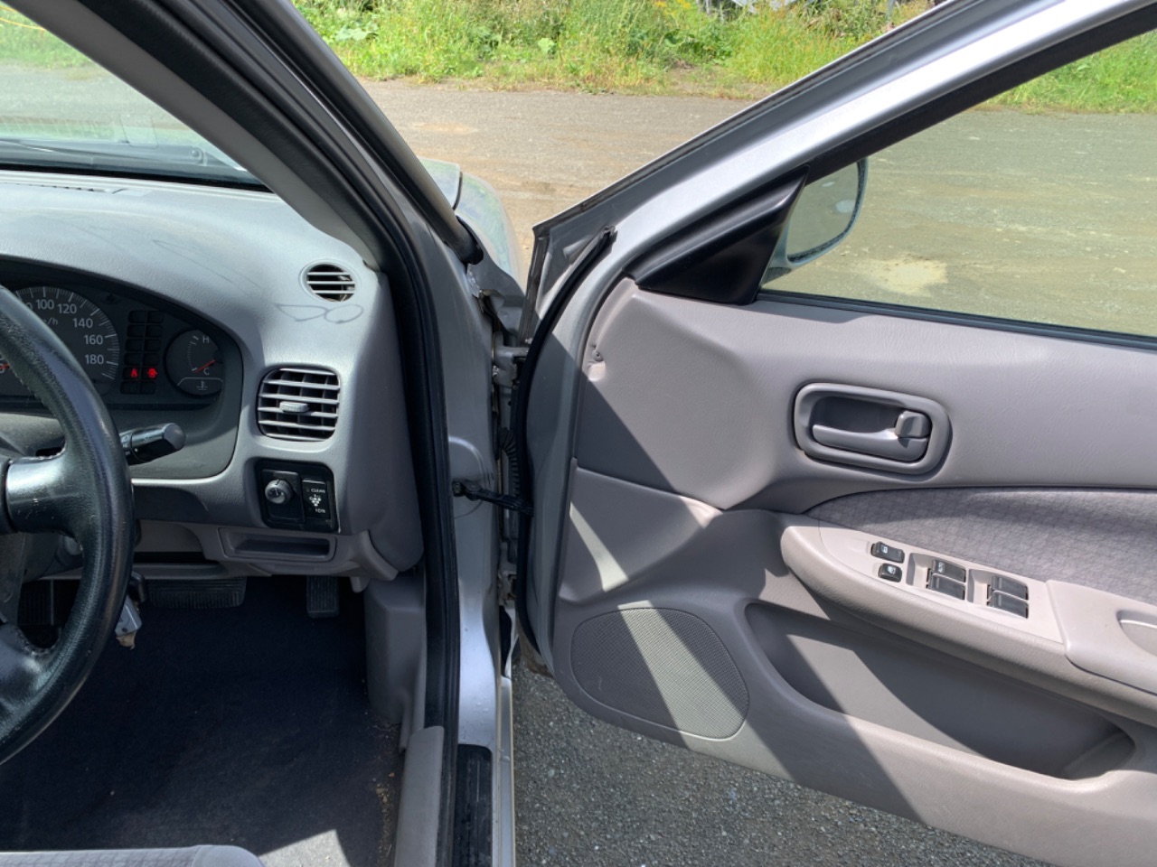 sunny 2560px-1981_Datsun_Sunny_ZX_(