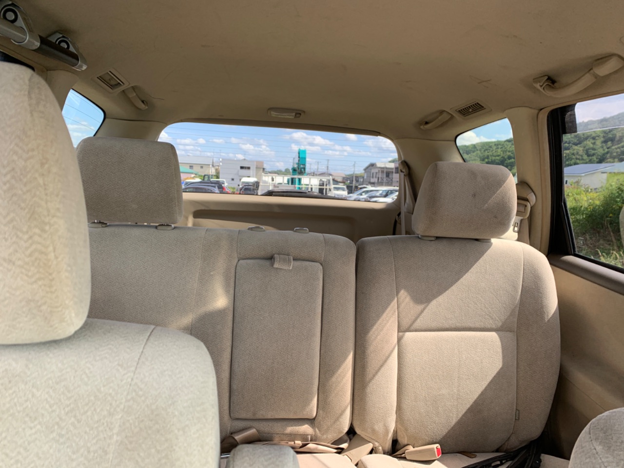 トヨタ イプサム 内装部品 後部大型トレー床兼フタ　ベージュ GAPRAS トヨタ イプサム - 商品詳細 - BD15158