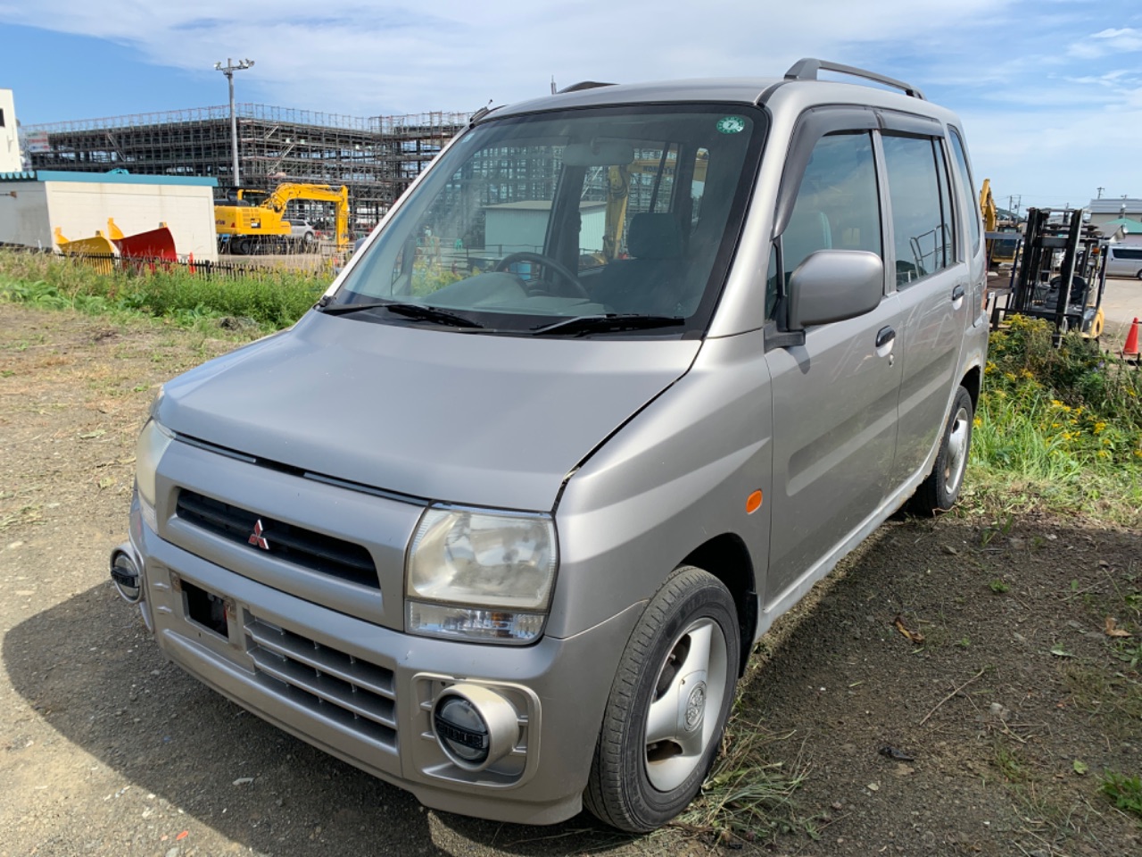 三菱 トッポ H82A 左フロントフェンダー 中古品 889 トッポ H82A 中古 三菱 トッポ H82A 左フロントフェンダー 中古品 889 トッポ H82A 中古