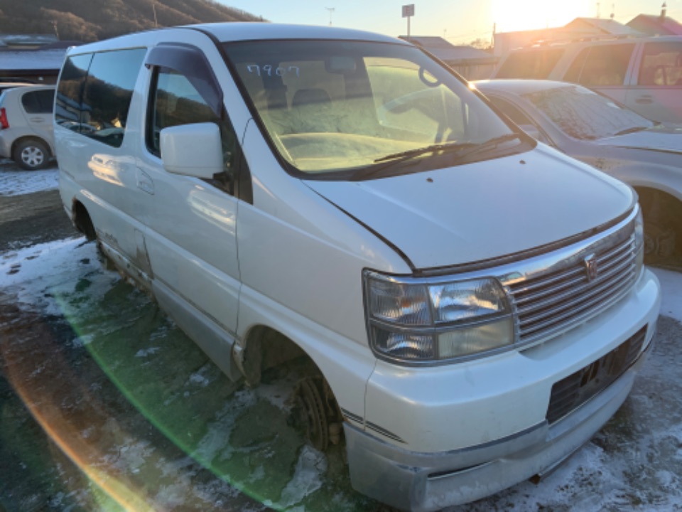 エルグランド　pe52 部品取り車 エルグランド部品取り